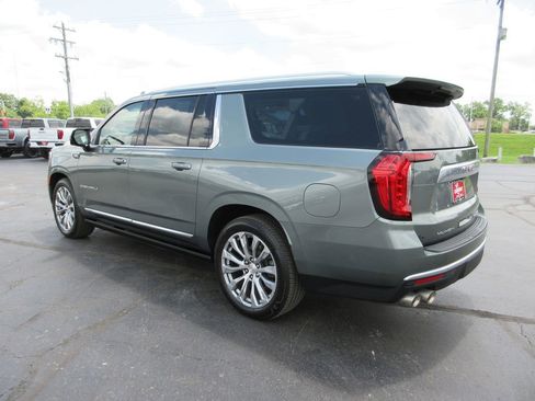 Certified 2023 GMC Yukon XL Denali w/ Denali Reserve Package AWD/4WD image 8