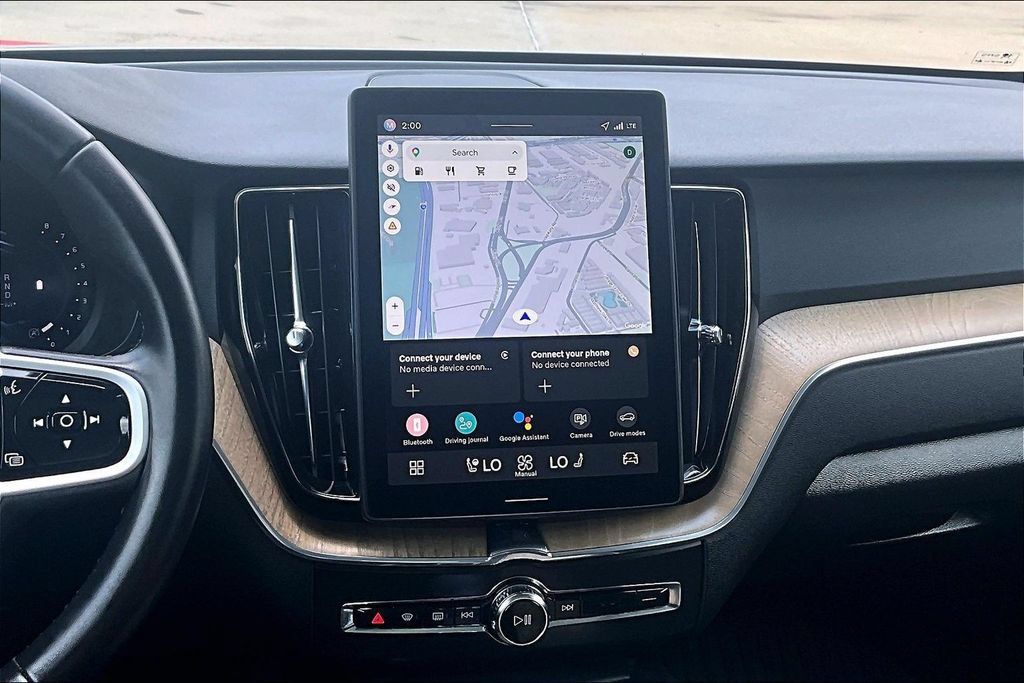 Certified 2026 Volvo XC60 B5 Plus AWD/4WD image 8