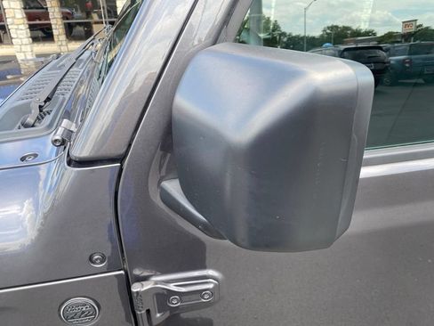 Used 2023 Jeep Gladiator Sport AWD/4WD image 10
