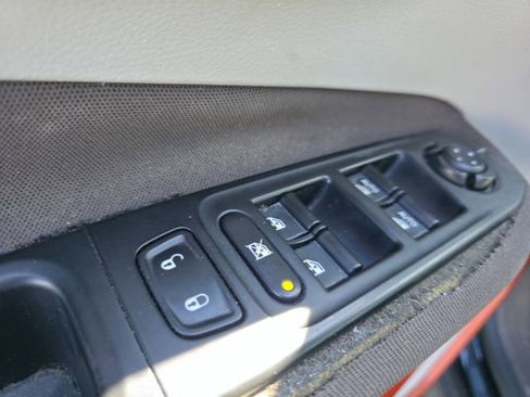 Used 2015 Jeep Renegade Latitude image 13