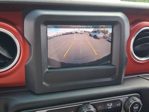 Used 2021 Jeep Wrangler Unlimited Rubicon AWD/4WD image 18