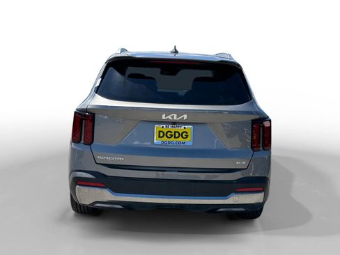New 2026 Kia Sorento EX AWD/4WD image 4