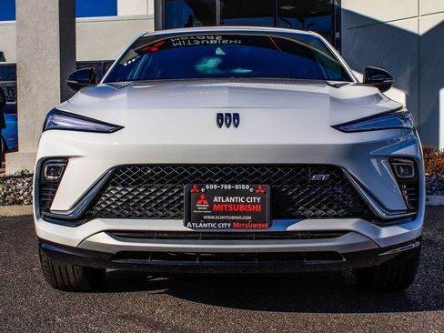 Used 2024 Buick Envista Sport Touring w/ Convenience I Package image 2