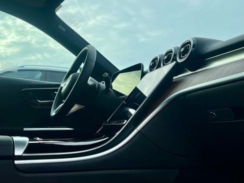 Certified 2025 Mercedes-Benz C 300 4MATIC Sedan image 18