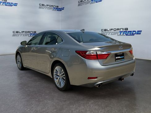 Used 2015 Lexus ES 350 w/ Luxury Package FWD image 7