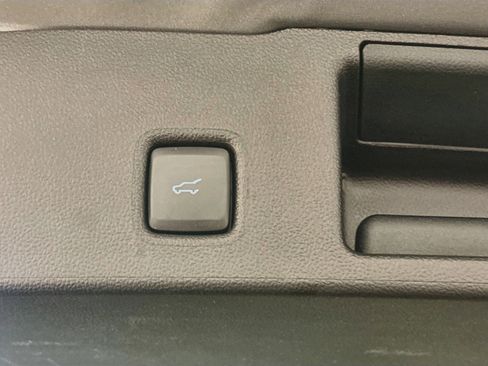 Used 2025 Ford Escape Platinum AWD/4WD image 32