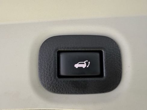 Used 2020 Nissan Rogue SV image 44