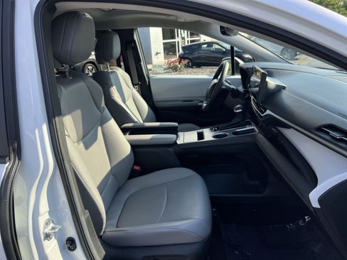 Used 2025 Toyota Sienna XLE AWD/4WD image 28