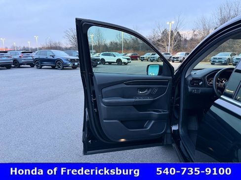 Certified 2025 Honda Pilot Elite image 17