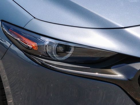 Used 2022 MAZDA MAZDA3 s FWD image 4