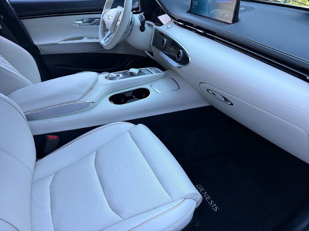 Used 2025 Genesis Electrified GV70 w/ Prestige Package AWD/4WD image 17
