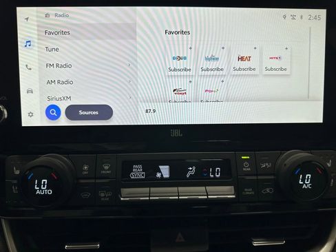 Used 2025 Toyota Grand Highlander AWD image 27
