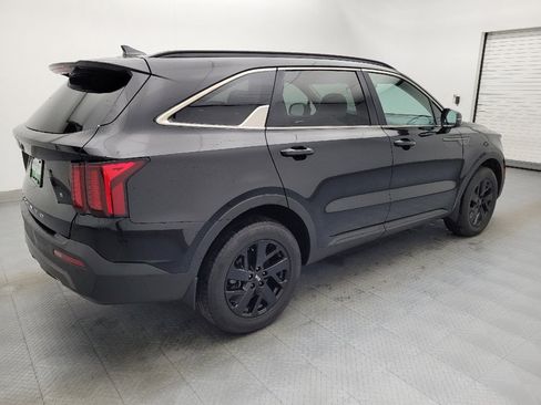 Used 2021 Kia Sorento S image 10