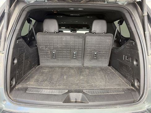 Used 2023 Chevrolet Suburban Premier image 28