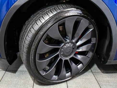 Used 2023 Tesla Model Y Performance AWD/4WD image 7
