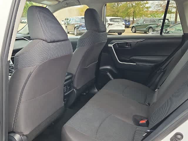 Used 2025 Toyota RAV4 LE AWD/4WD image 16