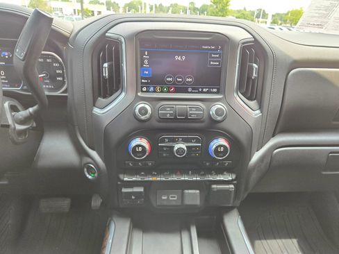 Used 2022 GMC Sierra 1500 Denali w/ Denali Premium Package AWD/4WD image 14