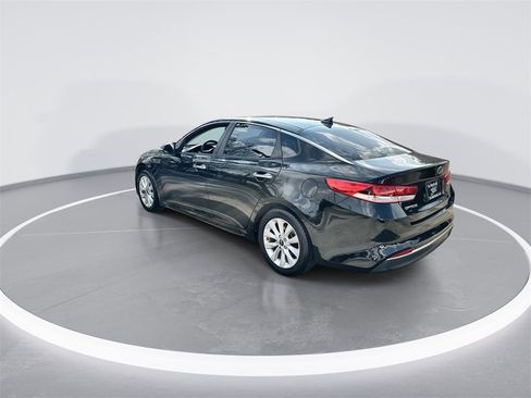 Used 2018 Kia Optima LX w/ Convenience Package image 6