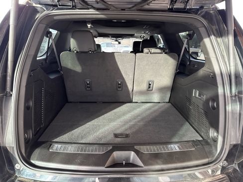 Used 2022 Chevrolet Suburban RST image 20