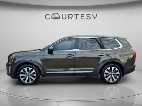 Used 2020 Kia Telluride S FWD image 2