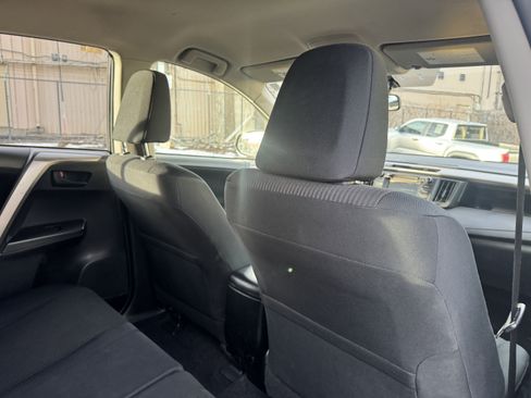 Used 2016 Toyota RAV4 LE image 17