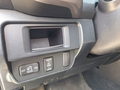 Used 2016 Toyota Tacoma Limited w/ Towing Package RWD image 22