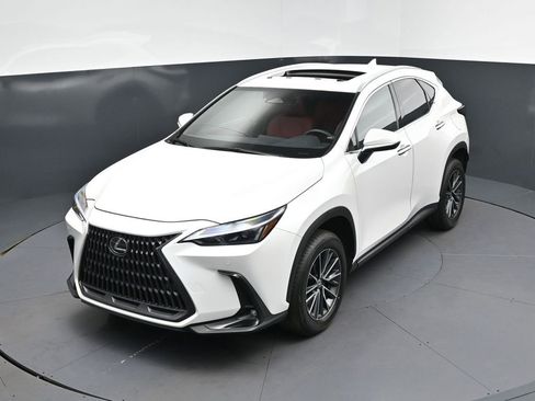 Used 2025 Lexus NX 250 FWD w/ Towing Package (2000 Lbs) image 30