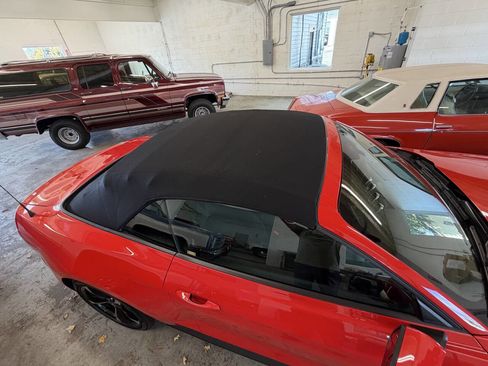 Used 2018 Ford Mustang Convertible image 10