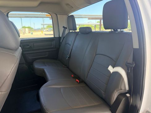 Used 2019 RAM 1500 Tradesman w/ Chrome Appearance Group RWD image 11