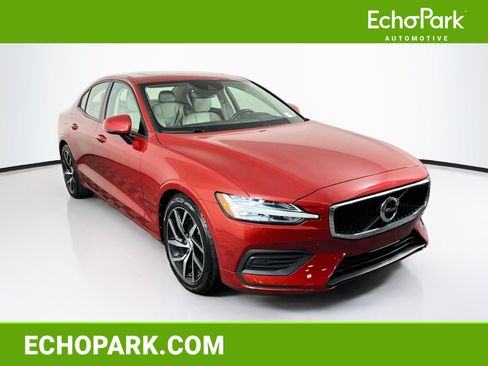 Used 2020 Volvo S60 T5 Momentum FWD image 1