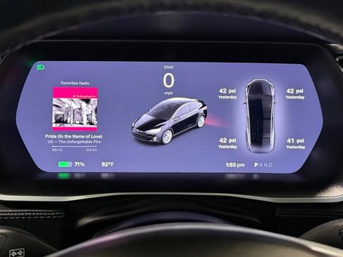 Used 2016 Tesla Model X 75D image 16