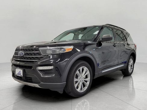 Used 2023 Ford Explorer XLT w/ Equipment Group 202A AWD/4WD image 13