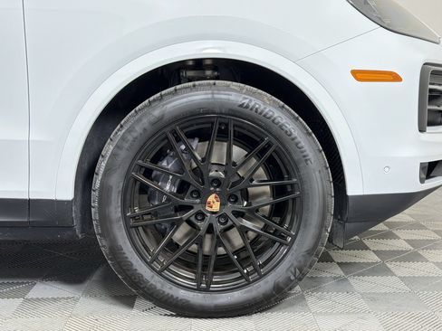 Used 2026 Porsche Cayenne AWD/4WD image 14