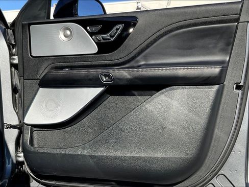 Used 2023 Lincoln Aviator Reserve w/ Equipment Group 201A image 25