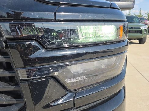 Used 2025 RAM 2500 Big Horn AWD/4WD image 10