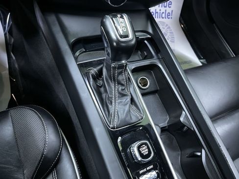 Used 2019 Volvo S60 T5 R-Design image 25