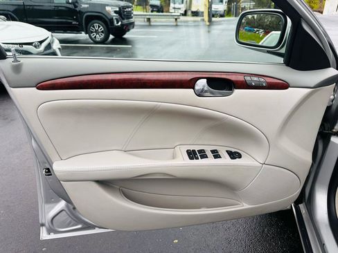 Used 2008 Buick Lucerne CXL w/ Driver Confidence Package FWD image 19