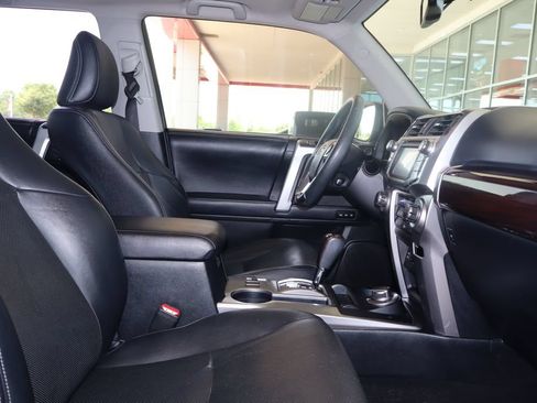 Used 2017 Toyota 4Runner Limited AWD/4WD image 41