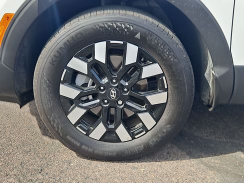 Certified 2025 Hyundai Santa Cruz SEL FWD image 10