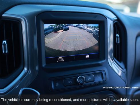 Used 2021 Chevrolet Silverado 1500 Custom image 17