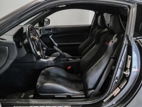 Used 2018 Subaru BRZ Limited w/ Popular Package #3 RWD image 5