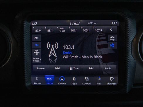 Used 2021 Jeep Gladiator Sport AWD/4WD image 9