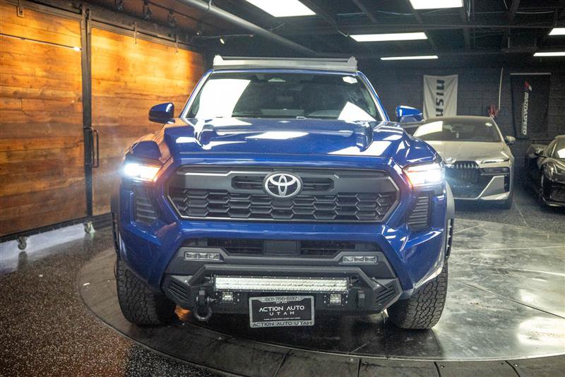 Used 2024 Toyota Tacoma TRD Off-Road w/ TRD Off Road Upgrade Package AWD/4WD image 4