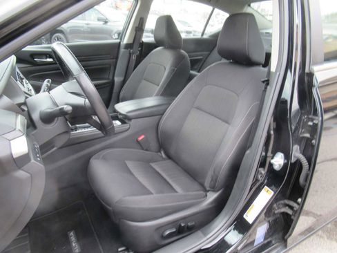 Used 2024 Nissan Altima 2.5 SV w/ SV Premium Package image 17