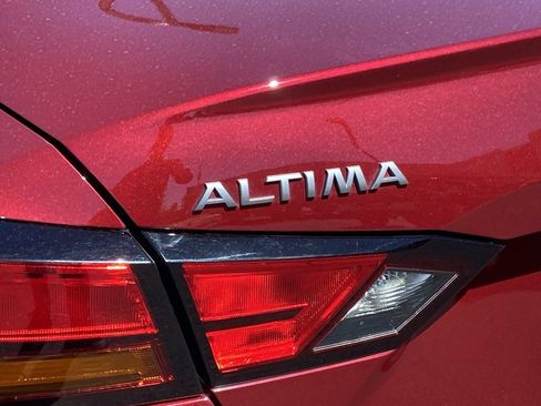 Used 2025 Nissan Altima 2.5 SV FWD image 26
