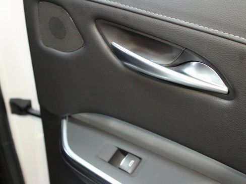 Used 2023 Cadillac XT4 Premium Luxury image 13