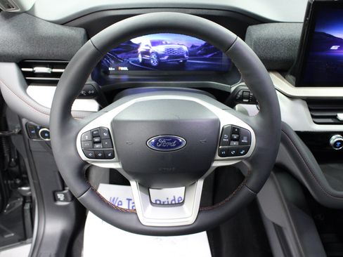 New 2026 Ford Explorer Active w/ Active Comfort Package AWD/4WD image 18