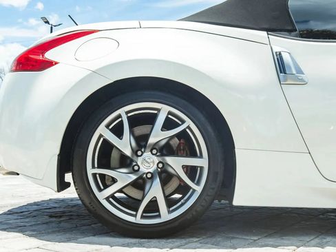 Used 2013 Nissan 370Z Touring w/ Sport Pkg RWD image 21