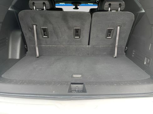 Used 2023 Chevrolet Traverse Premier image 12