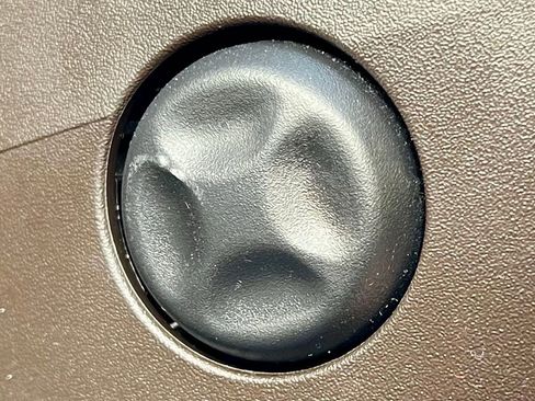 Used 2021 GMC Yukon Denali w/ Denali Premium Package image 35